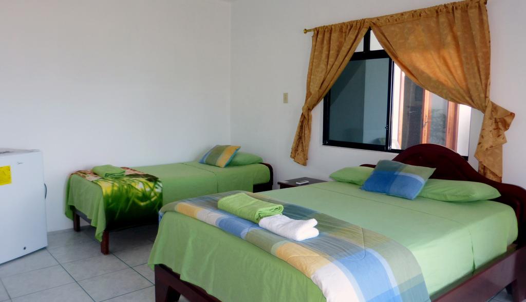 Casa Los Delfines Hotel Puerto Villamil Exterior foto